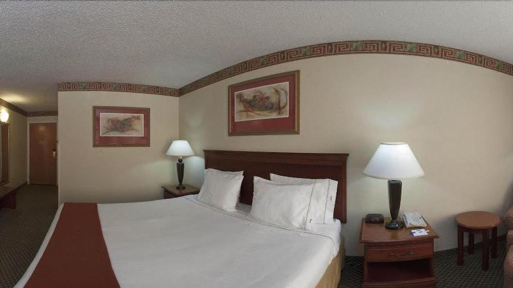 Holiday Inn Express Hotel & Suites Forest By Ihg Esterno foto