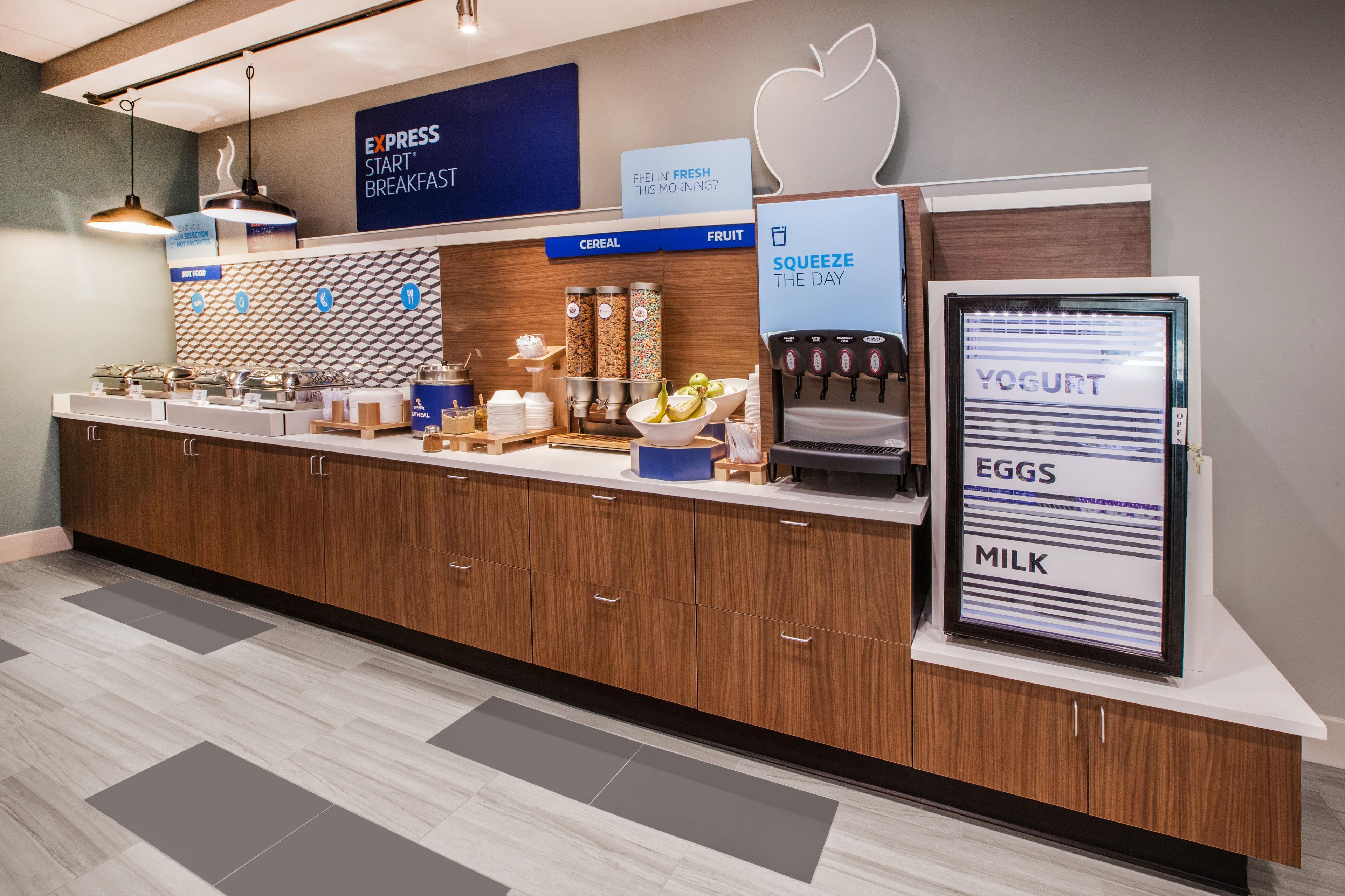 Holiday Inn Express Hotel & Suites Forest By Ihg Esterno foto