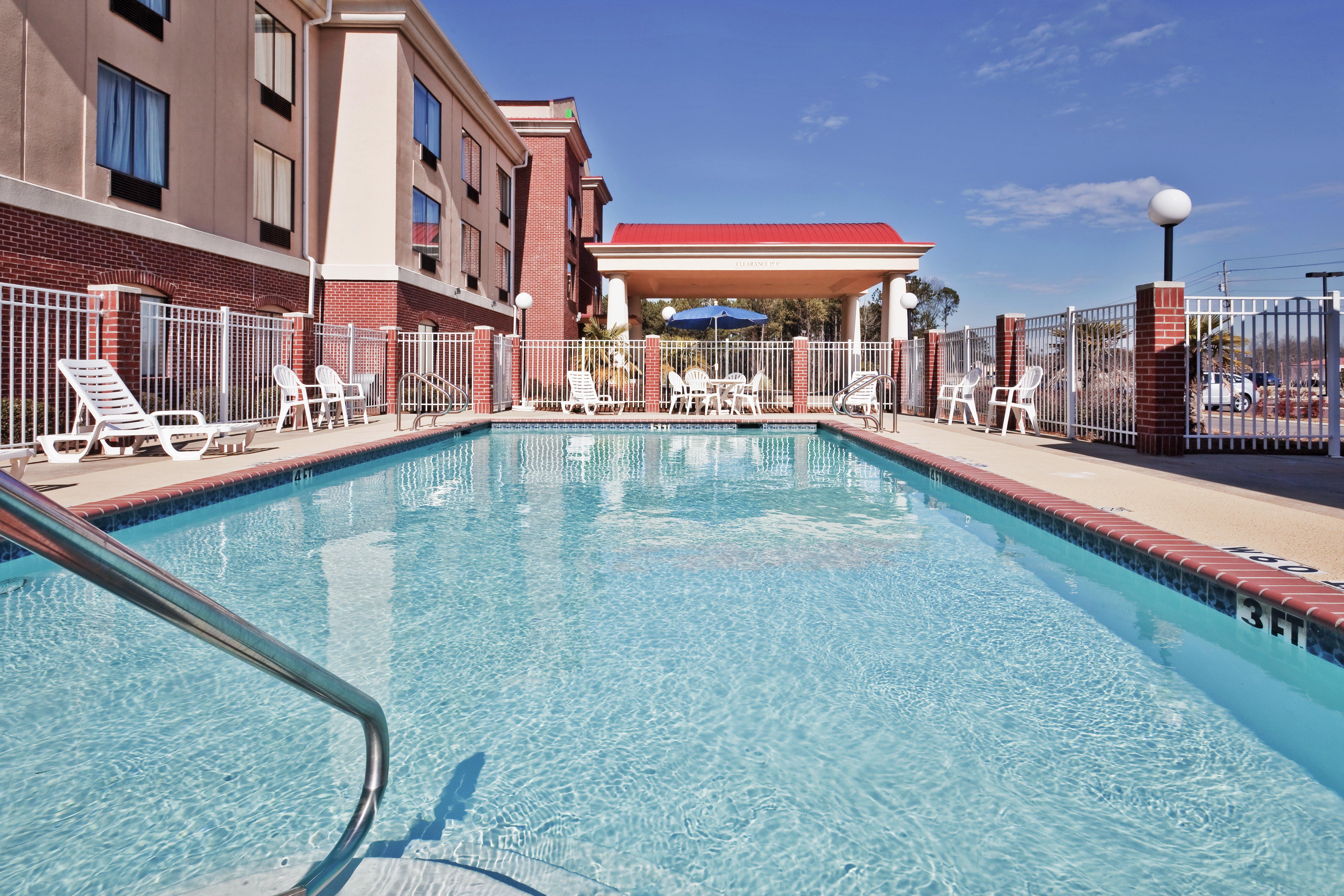 Holiday Inn Express Hotel & Suites Forest By Ihg Esterno foto