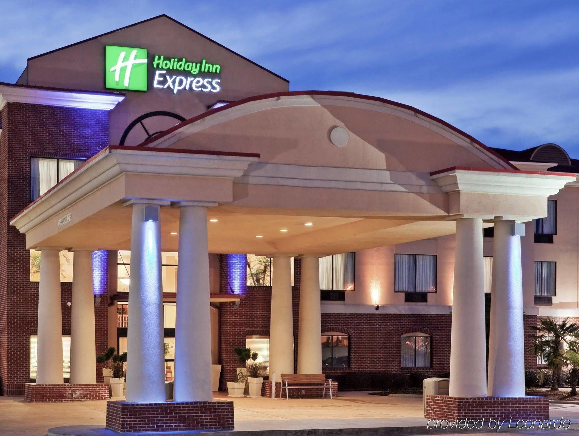 Holiday Inn Express Hotel & Suites Forest By Ihg Esterno foto